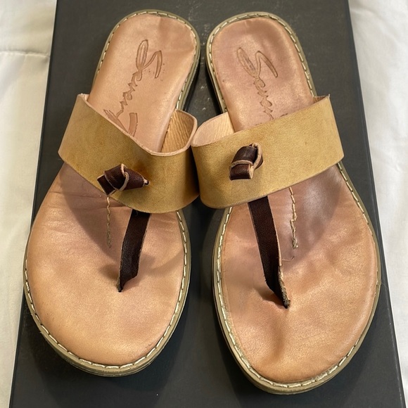 Seven7 Shoes - 2/$10 Seven7 Tan leather knotted sandals Size 6
